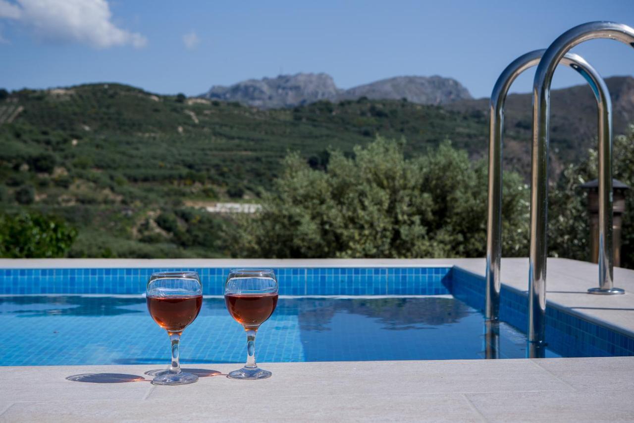 Villa Margarita's farm, private pool Maláthiros Esterno foto