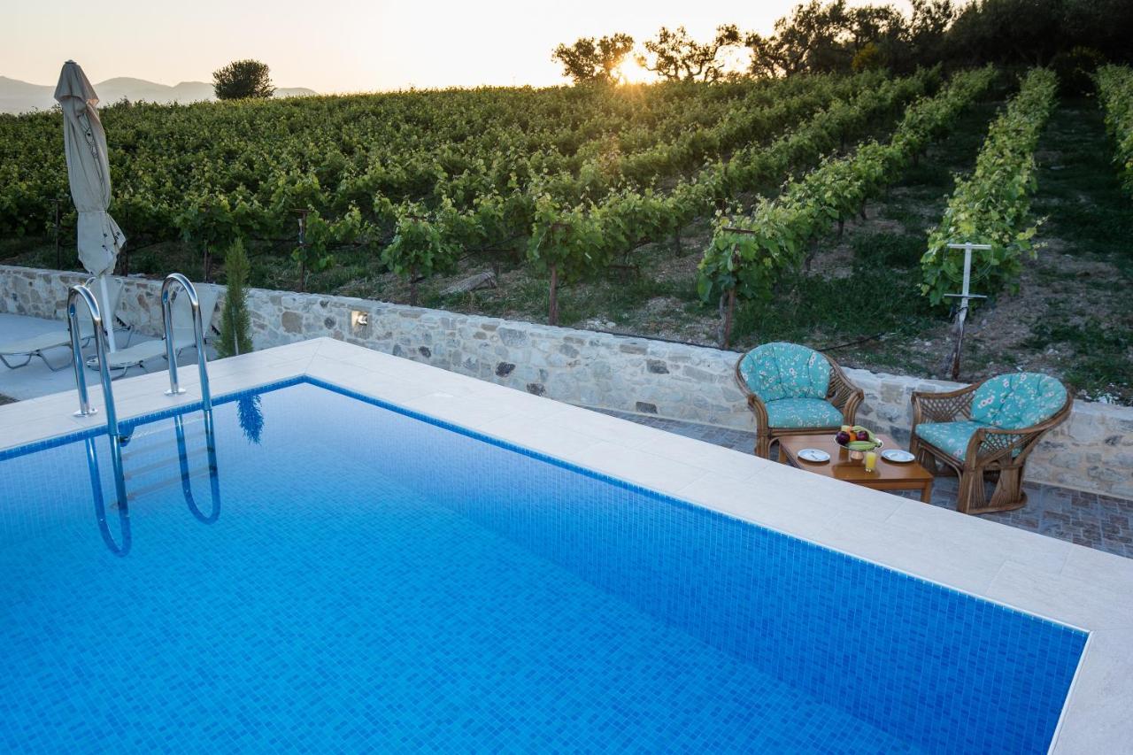 Villa Margarita's farm, private pool Maláthiros Esterno foto
