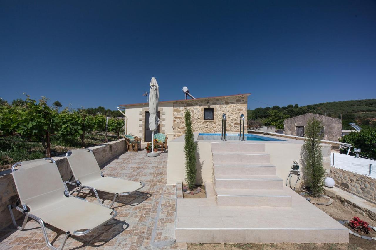 Villa Margarita's farm, private pool Maláthiros Esterno foto